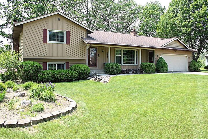 1020 Windy Ridge Drive  Sparta MI 49345 photo