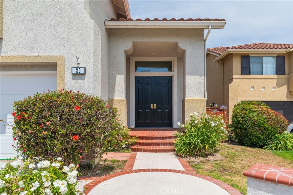 Property Photo:  20 Las Fieras  CA 92688 