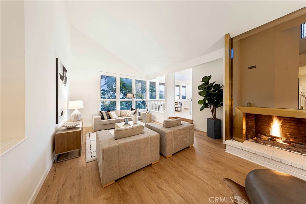 11 Montpellier 22  Newport Beach CA 92660 photo