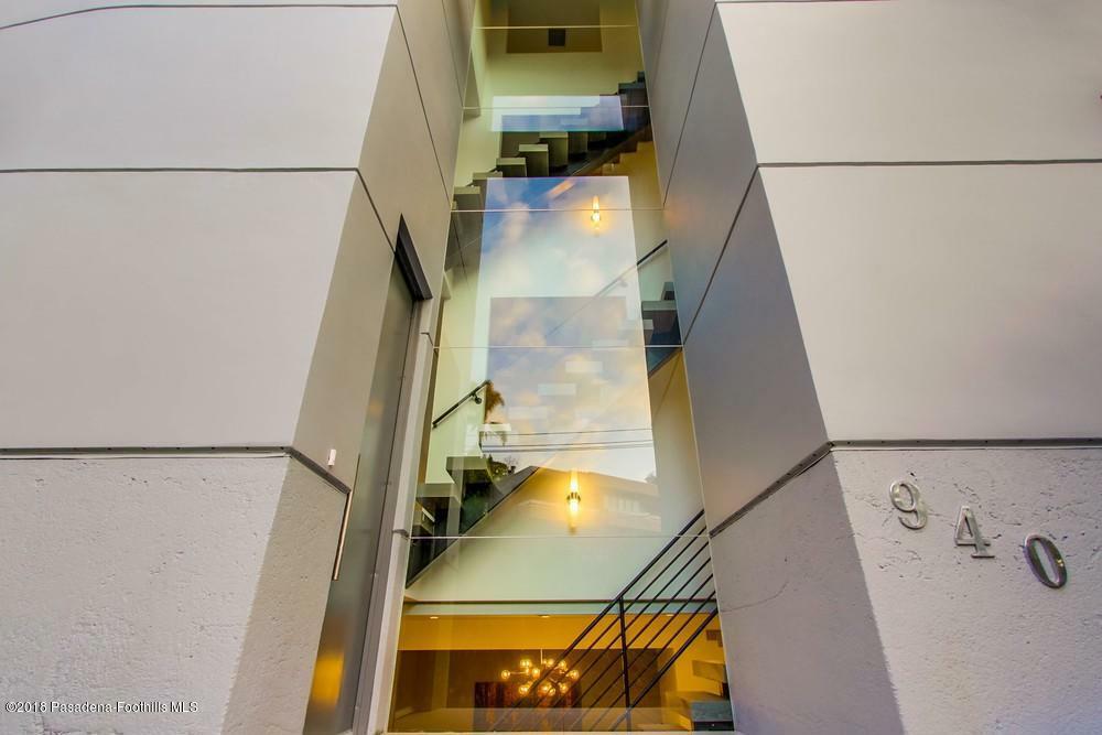 Property Photo: 940 Burleigh Drive CA 91105
