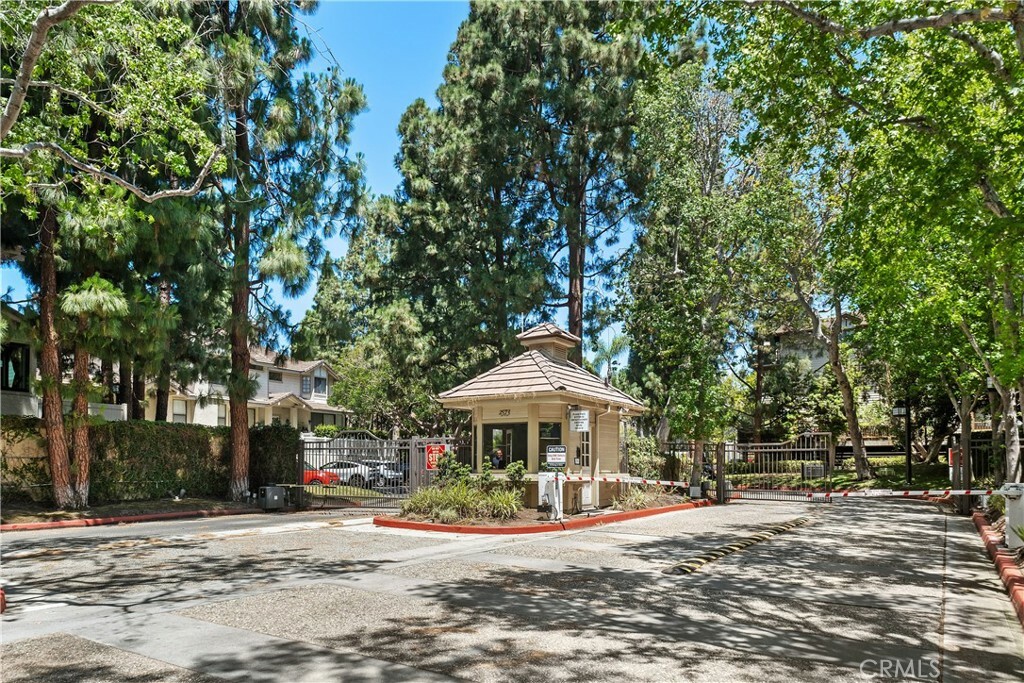 Property Photo: 2615 Plaza Del Amo 644 CA 90503