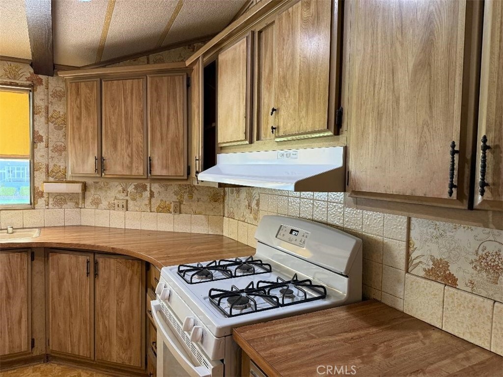 Property Photo: 1456 E Philadelphia 427 CA 91761