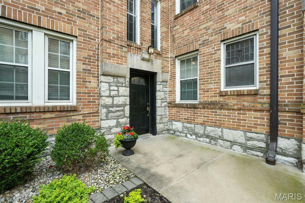 Property Photo:  7530 Cromwell Drive 1S  MO 63105 