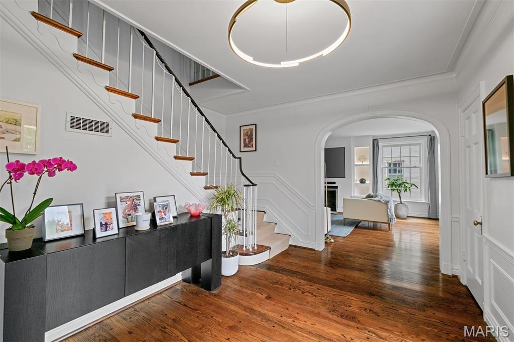 Property Photo: 20 Ridgemoor Drive MO 63105