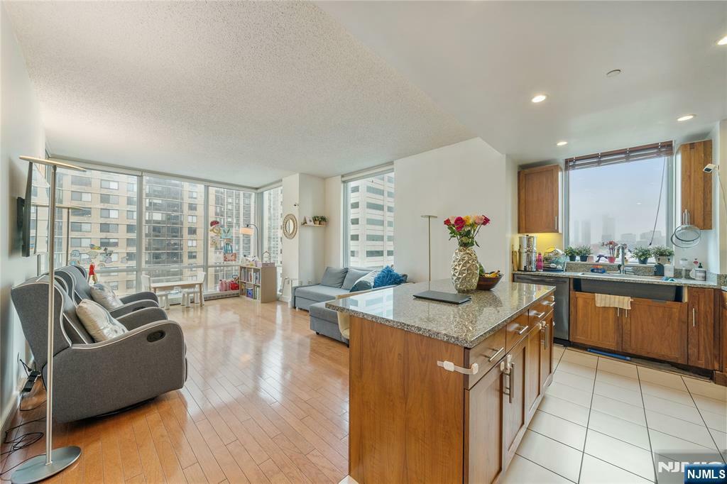 Property Photo:  20 Newport Parkway 1201  NJ 07310 