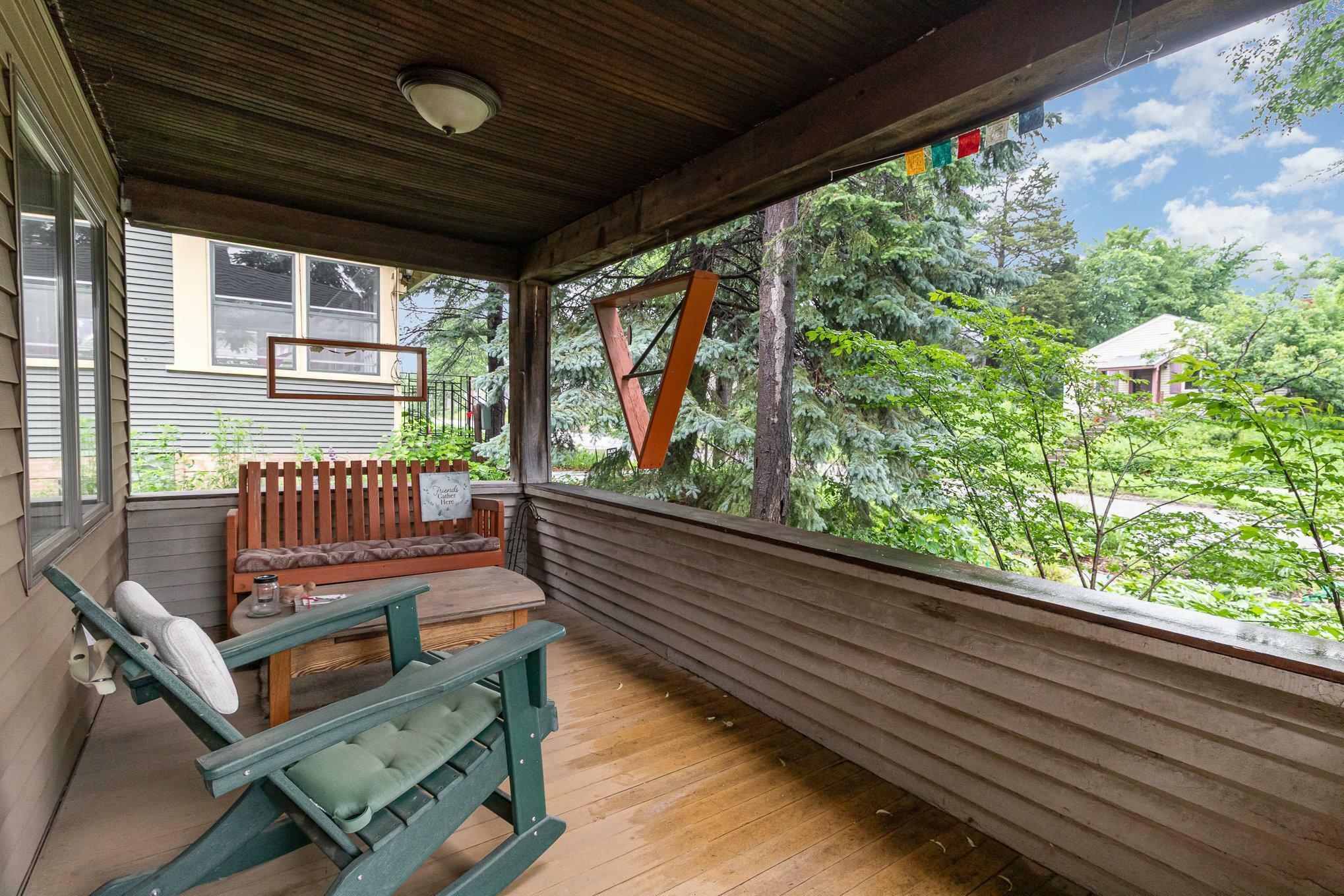 Property Photo: 1253 Avon Street N MN 55117