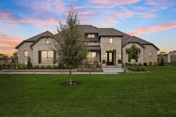Property Photo:  113 Waterfall Way  TX 75165 