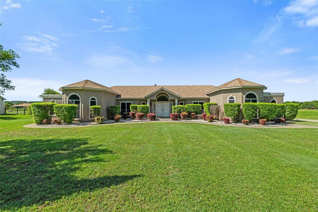 Property Photo: 2644 Creekwood Drive TX 75104