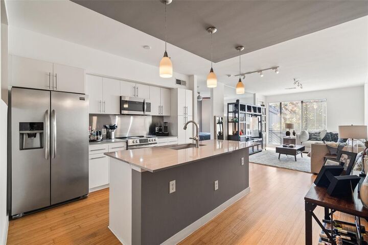 4040 N Hall Street 109  Dallas TX 75219 photo