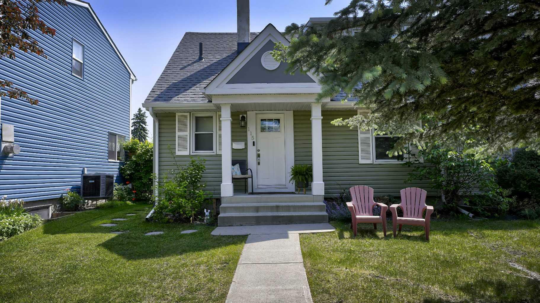 Property Photo: 115 Amiens Crescent SW AB T2T 6E7