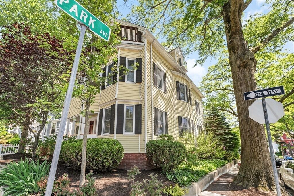 Property Photo:  85 Holworthy 85  MA 02138 