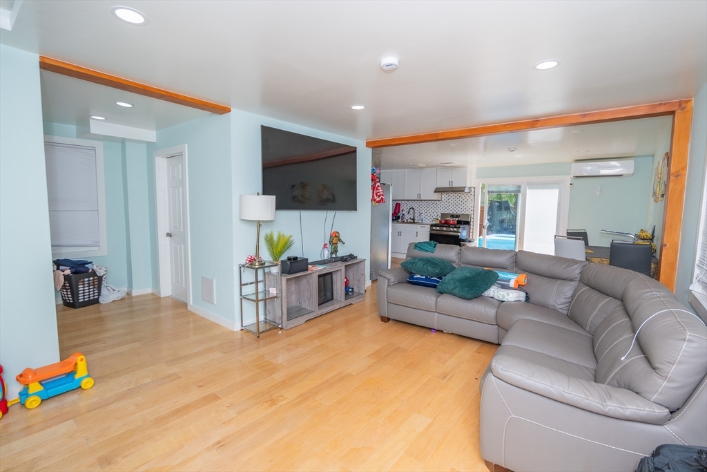 Property Photo: 33 Williams Street CT 06320