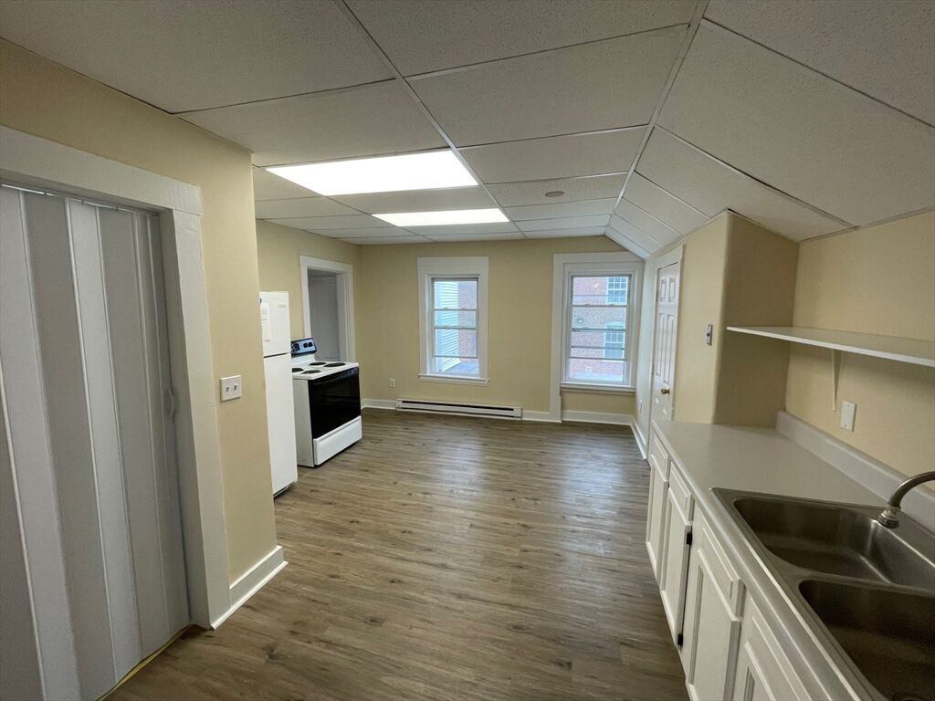 Property Photo:  325 Main St 3  MA 01516 