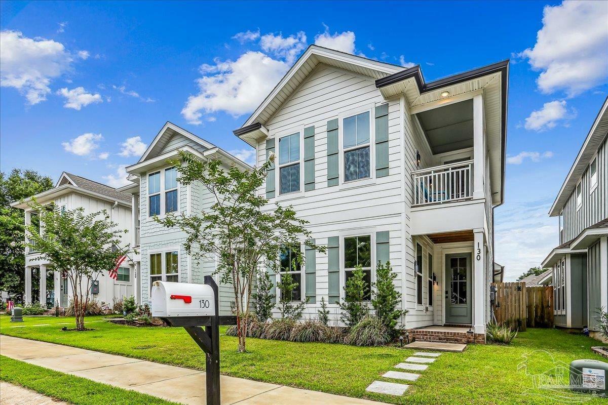 Property Photo:  130 S I St  FL 32502 
