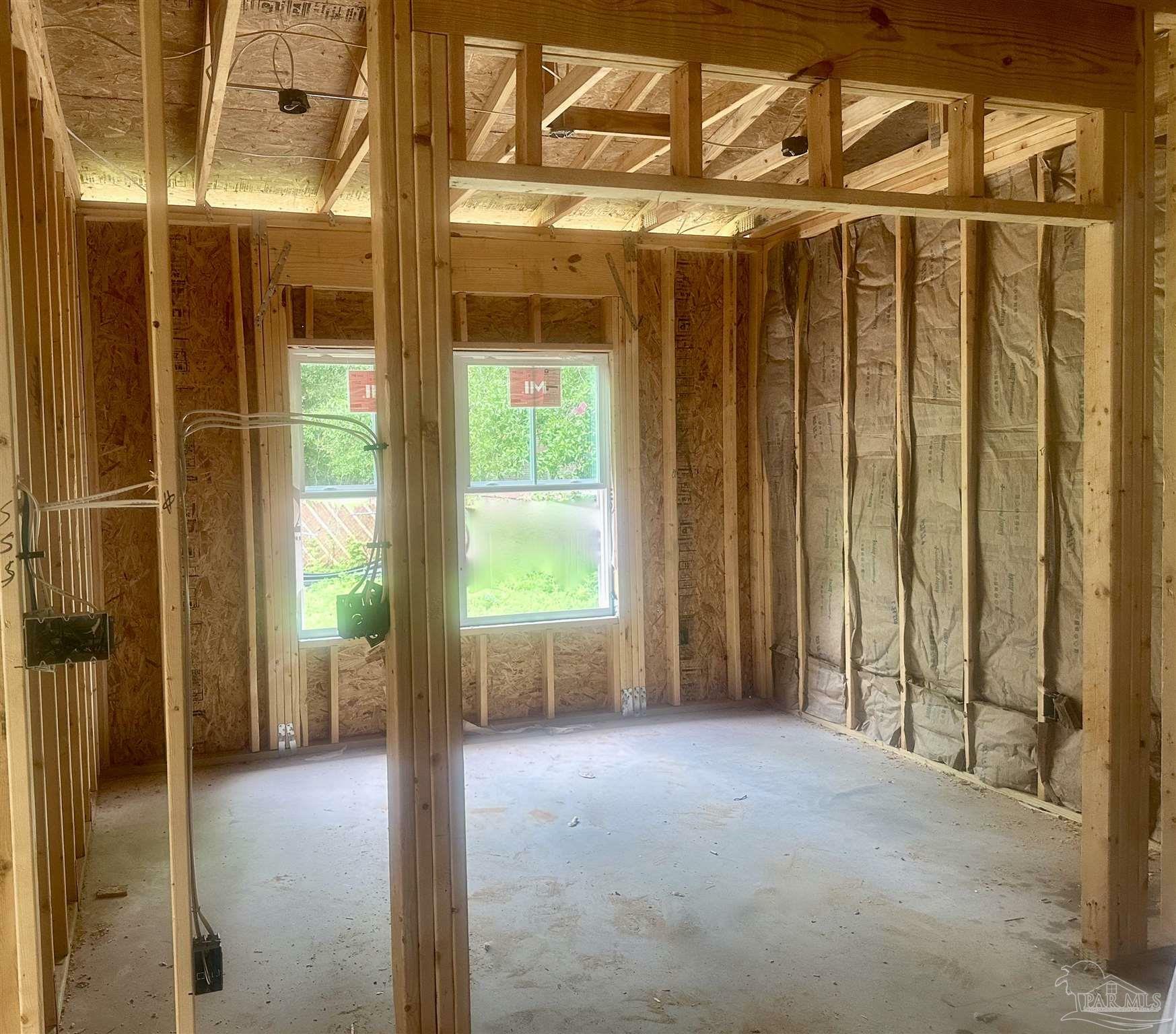 Property Photo: 1915 W Chase St FL 32502
