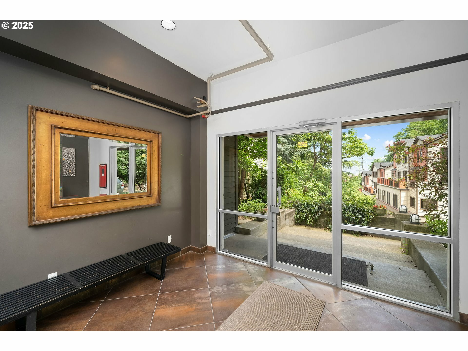 Property Photo: 1910 SW 18th Ave 34 OR 97201