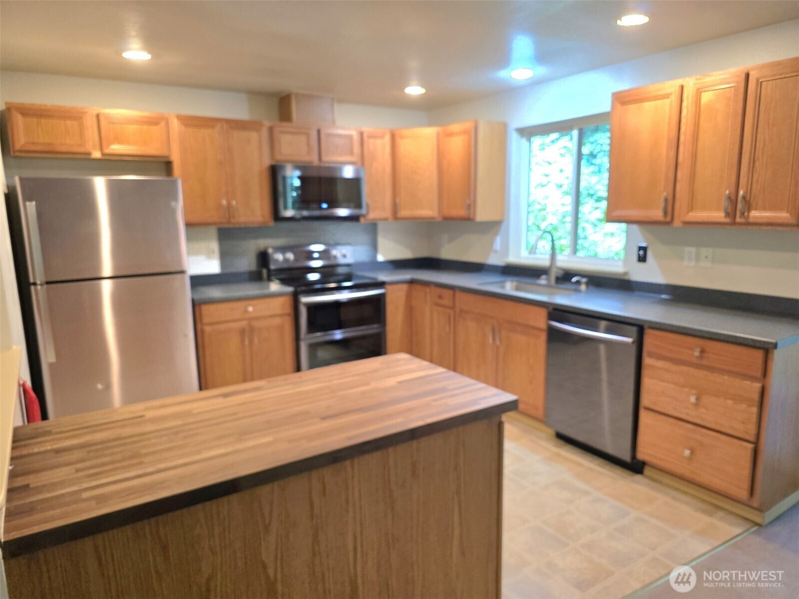 Property Photo: 21724 E Terra Lane SE WA 98597