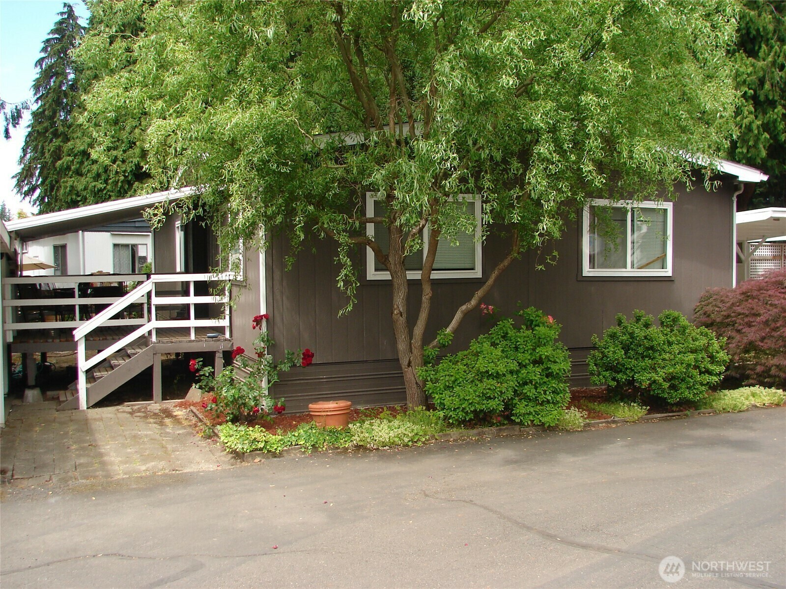 Property Photo: 900 29th Street SE C-8 WA 98002