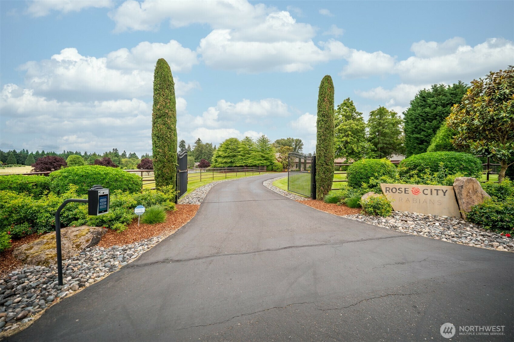 Property Photo: 19609 NE 35th Court WA 98642
