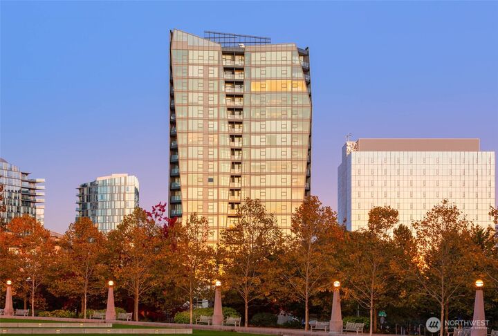 Property Photo:  188  Bellevue Way NE 1907  WA 98004 