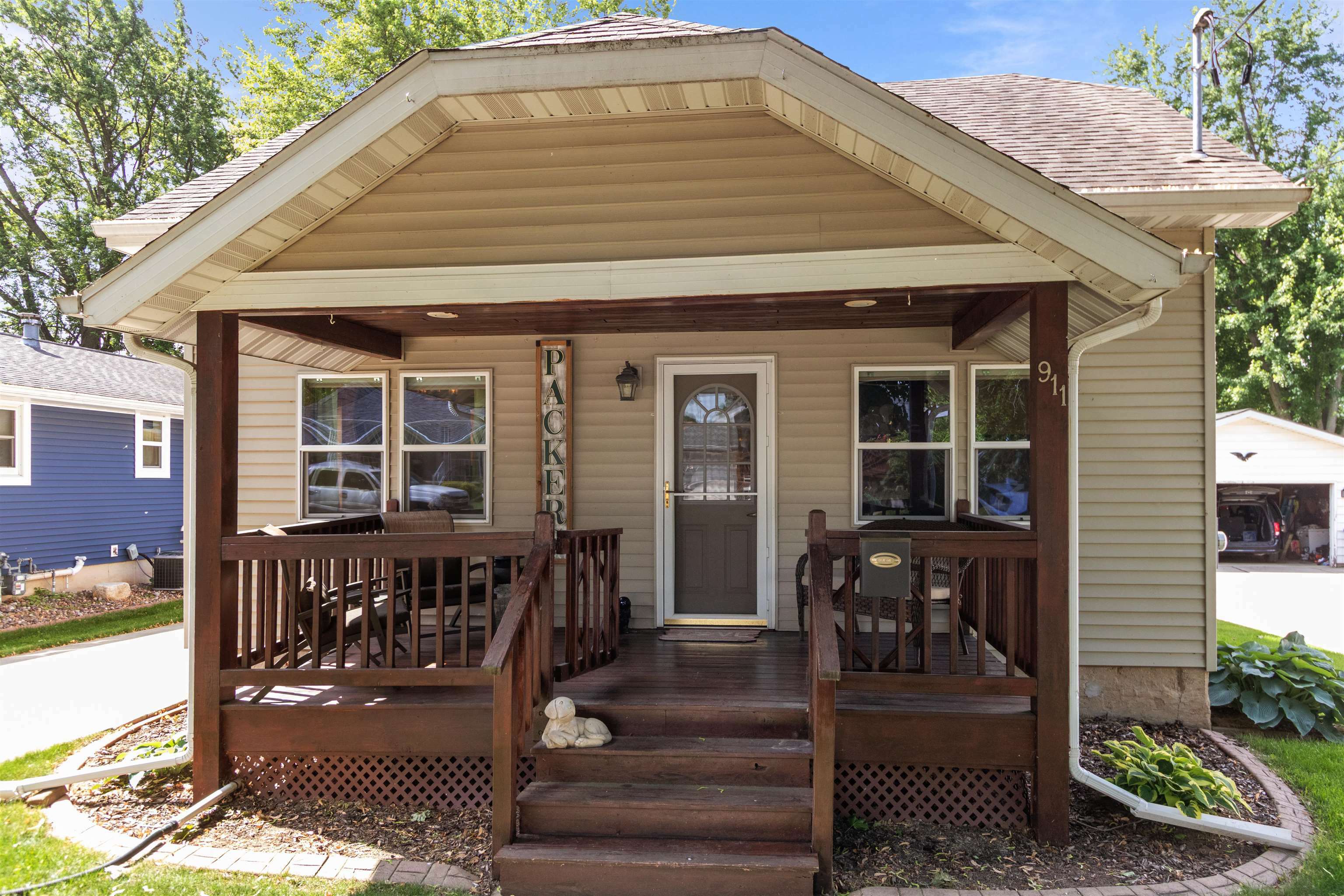 Property Photo: 911 Park Avenue WI 54140
