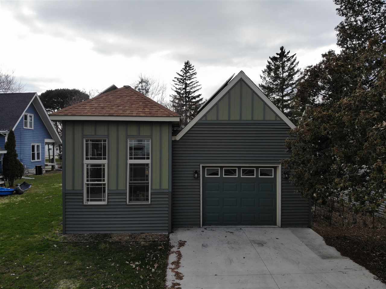 Property Photo:  409 N Sidney Street 25  WI 54136-9999 