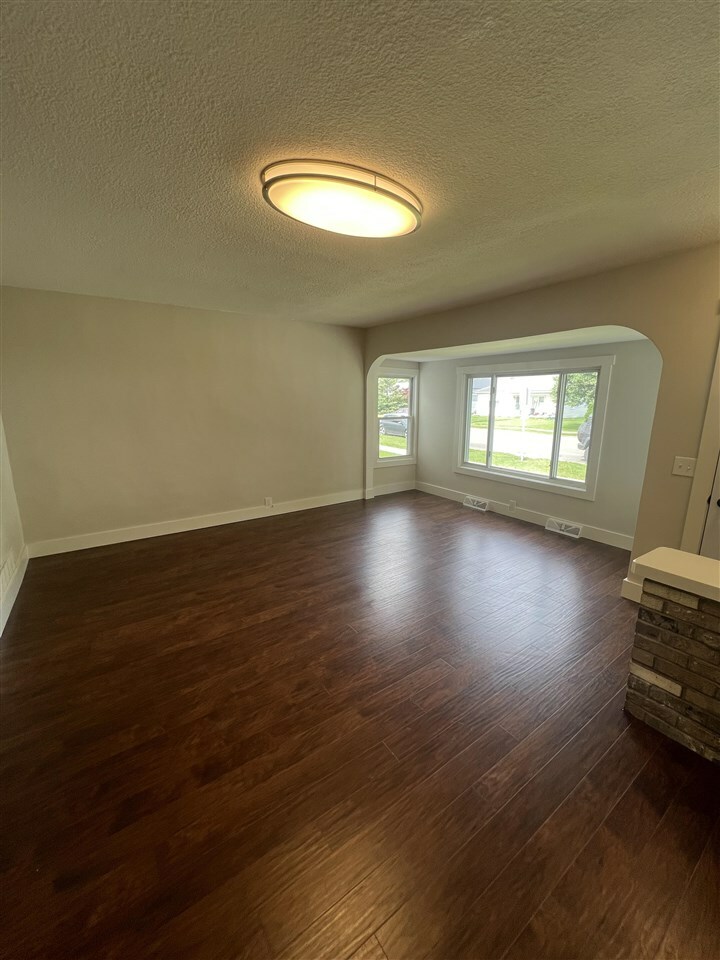 Property Photo: 2335 Indiana Ave IN 47374