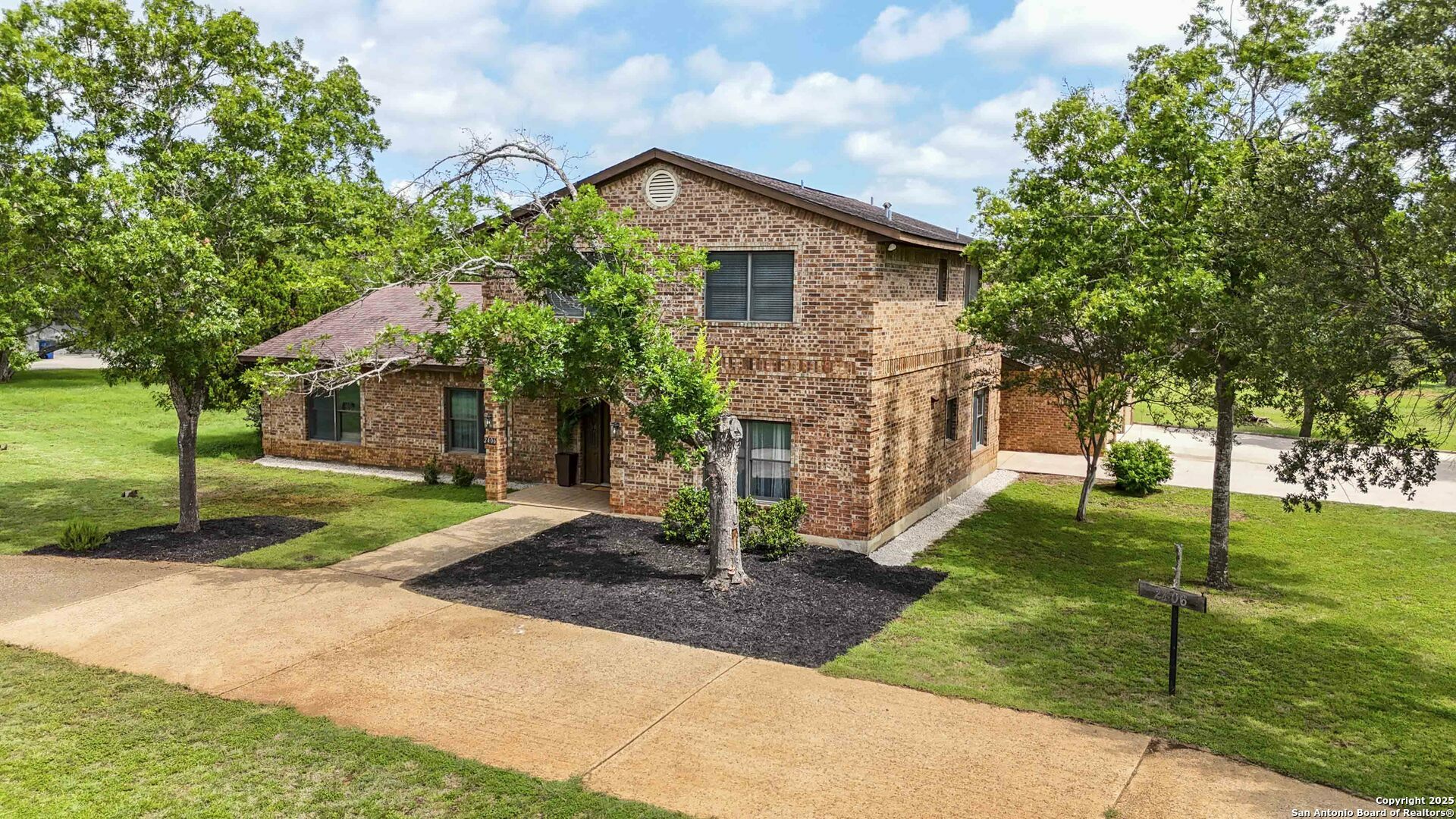 Property Photo: 2406 Northwoods TX 78132
