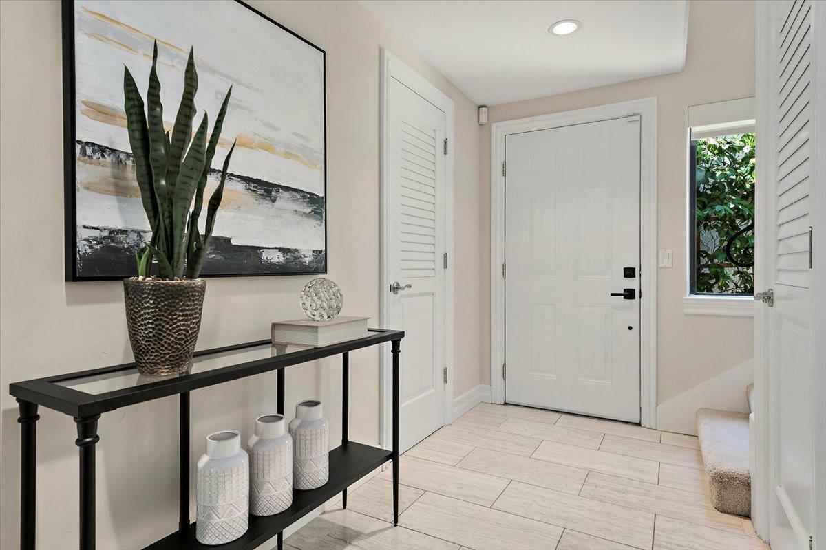 Property Photo: 116 Calle Nivel CA 95032