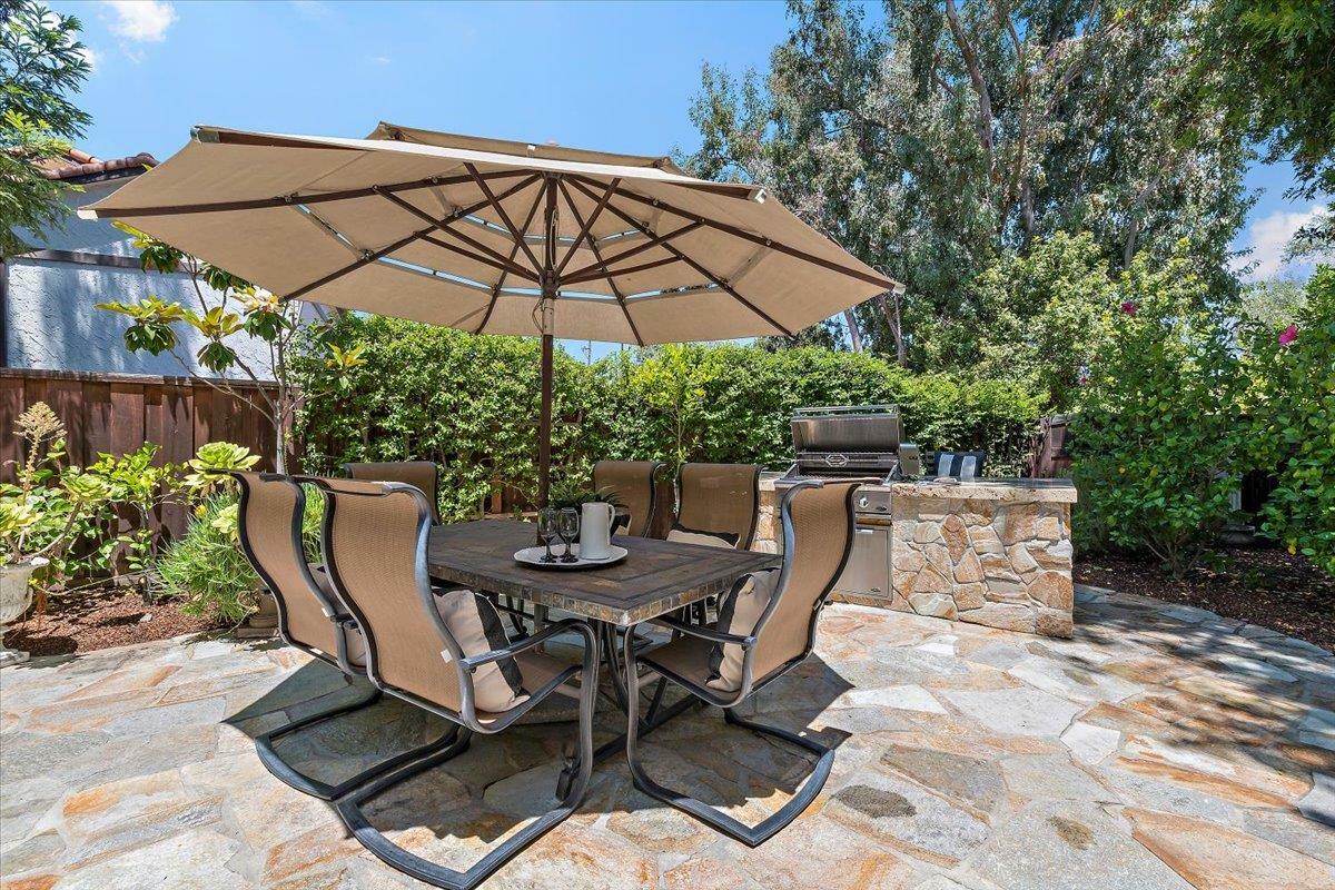 Property Photo: 116 Calle Nivel CA 95032