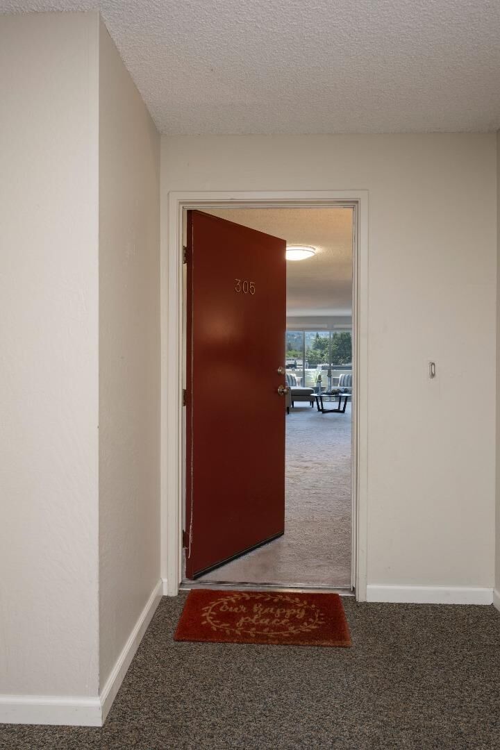 Property Photo: 1458 Hudson Street 305 CA 94061