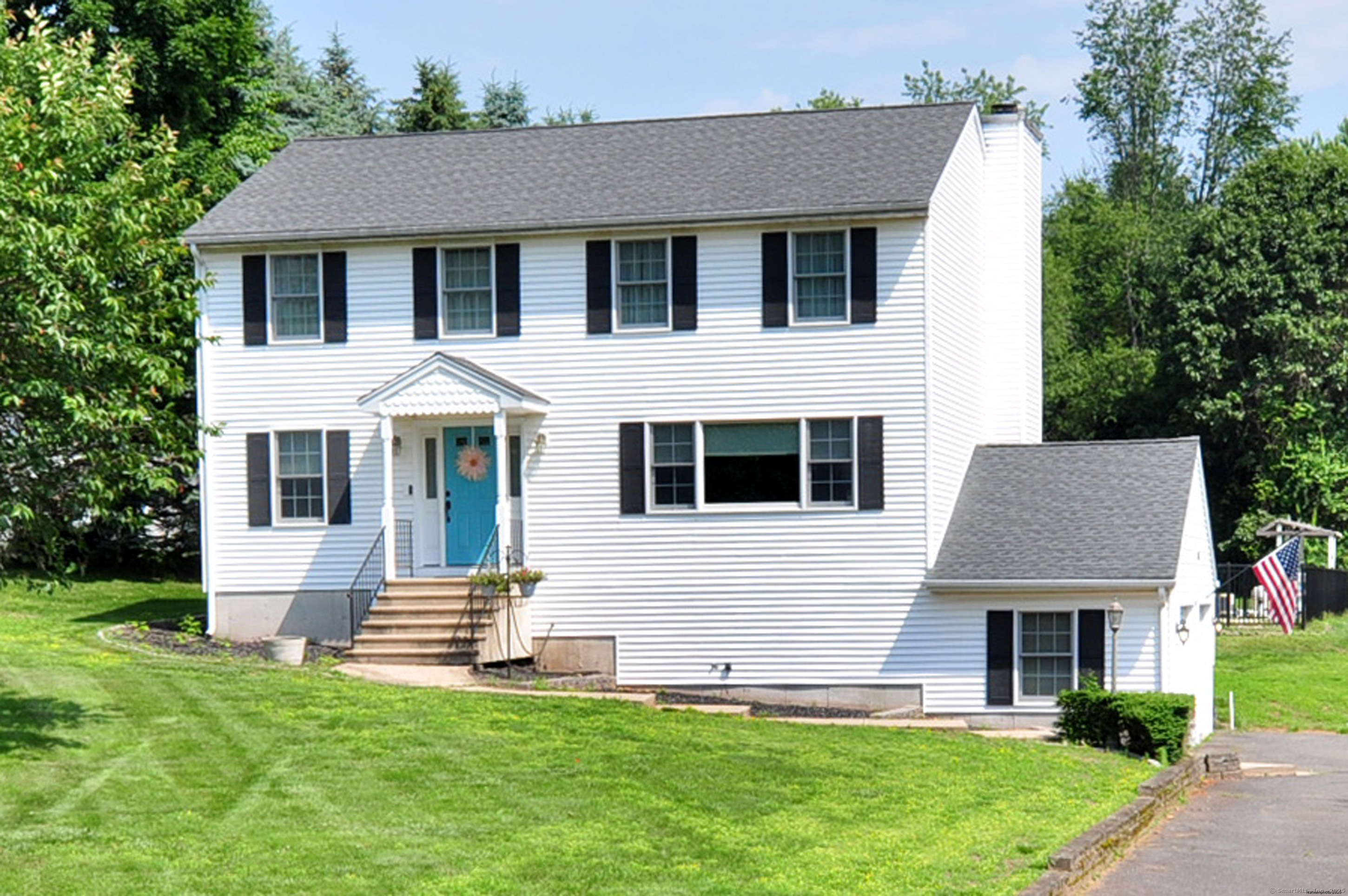 Property Photo: 503 Mulberry Street CT 06479