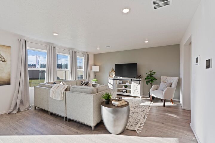 Property Photo: 1817 E B St WA 99006