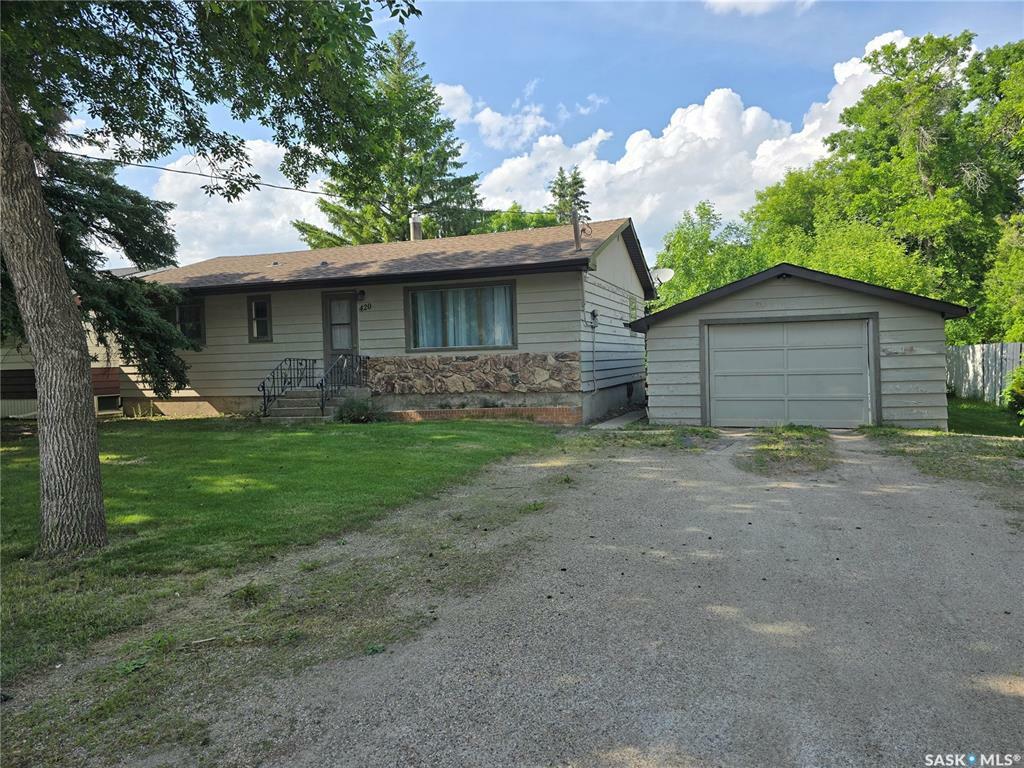 420 Beryl Street  Broadview SK S0G 0K0 photo