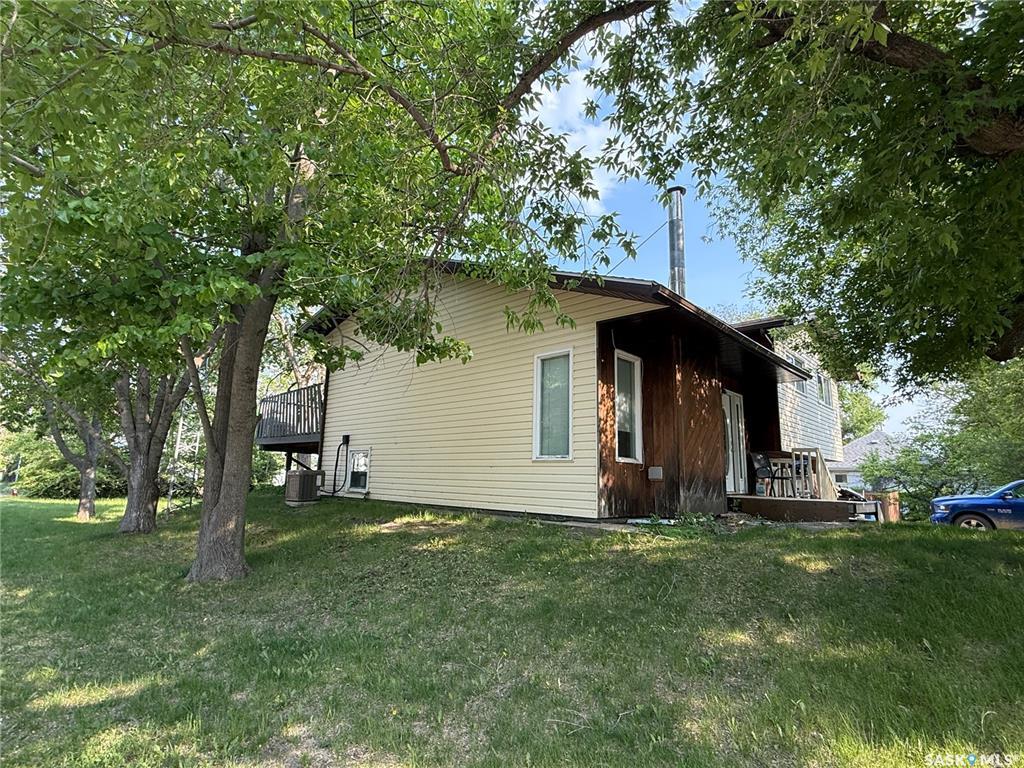 Property Photo: 201 3rd Street W SK S0C 0S0