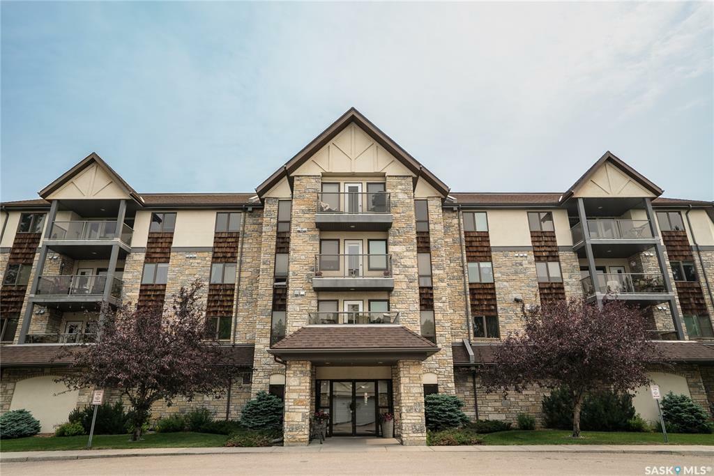 Property Photo: 1622 Acadia Drive 405 SK S7H 5H7