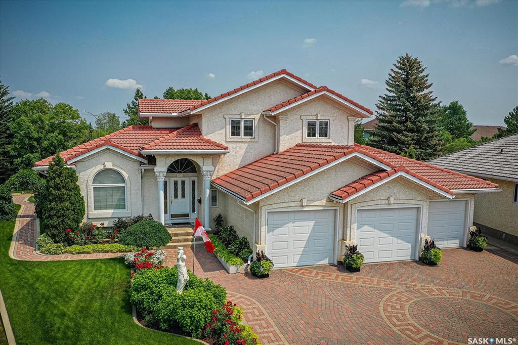 Property Photo: 922 Braeside Place SK S7K 1X5