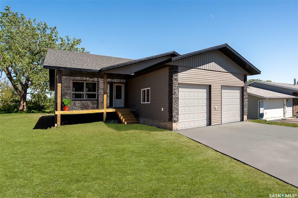 Property Photo: 118 Kamas Street SK S0H 3E0