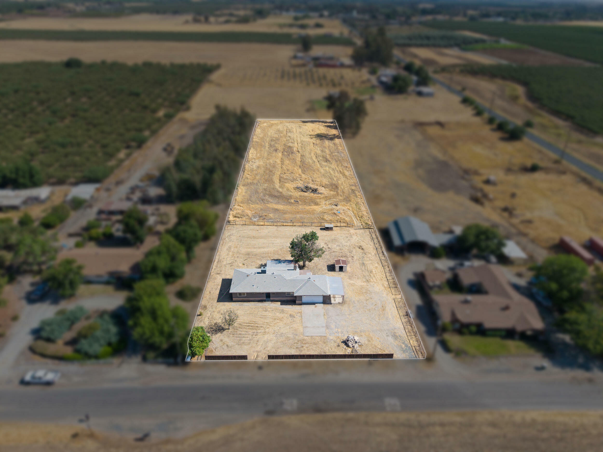 Property Photo: 24841 Avenue 102 CA 93270