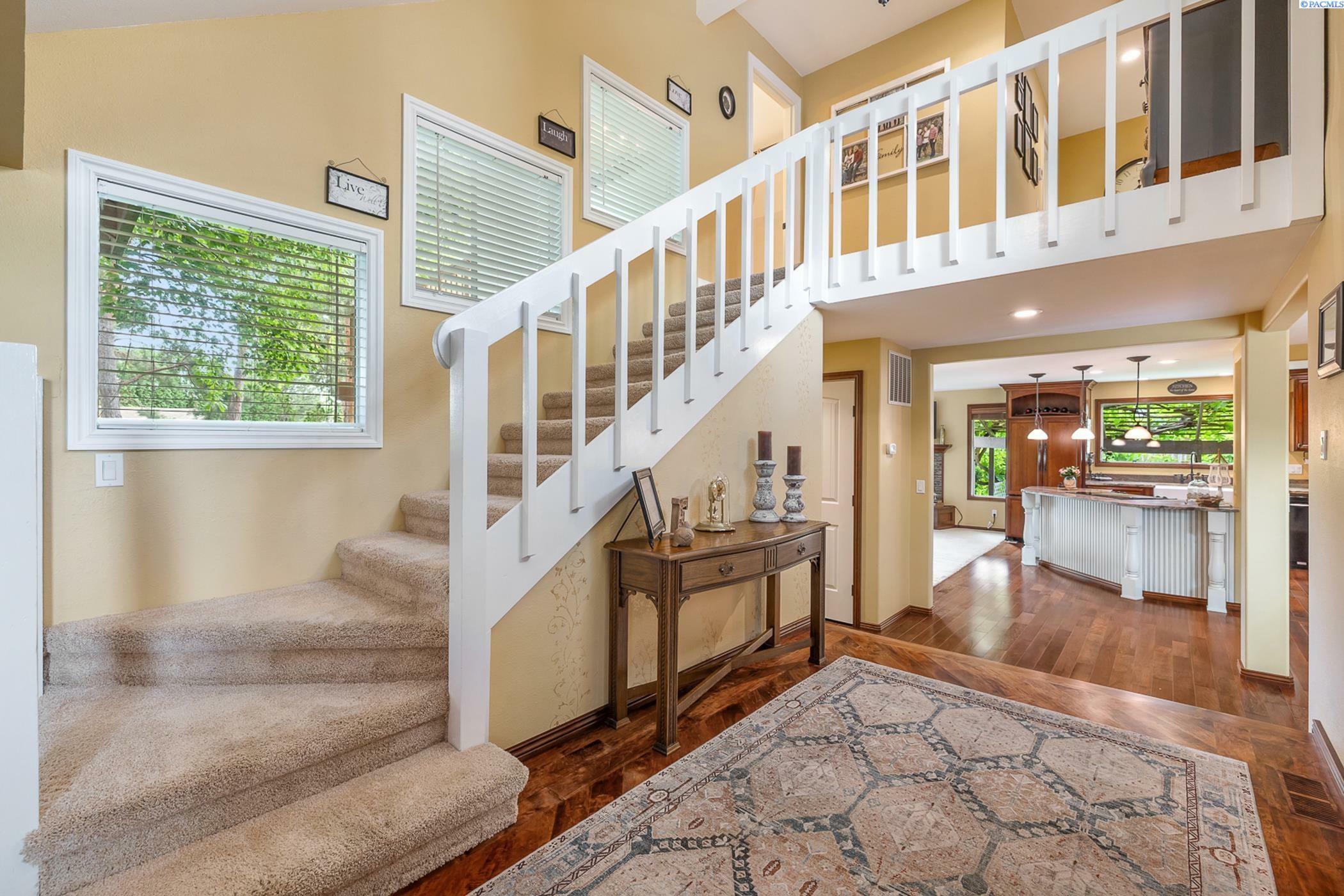 Property Photo: 4834 W Robin Ct WA 99353
