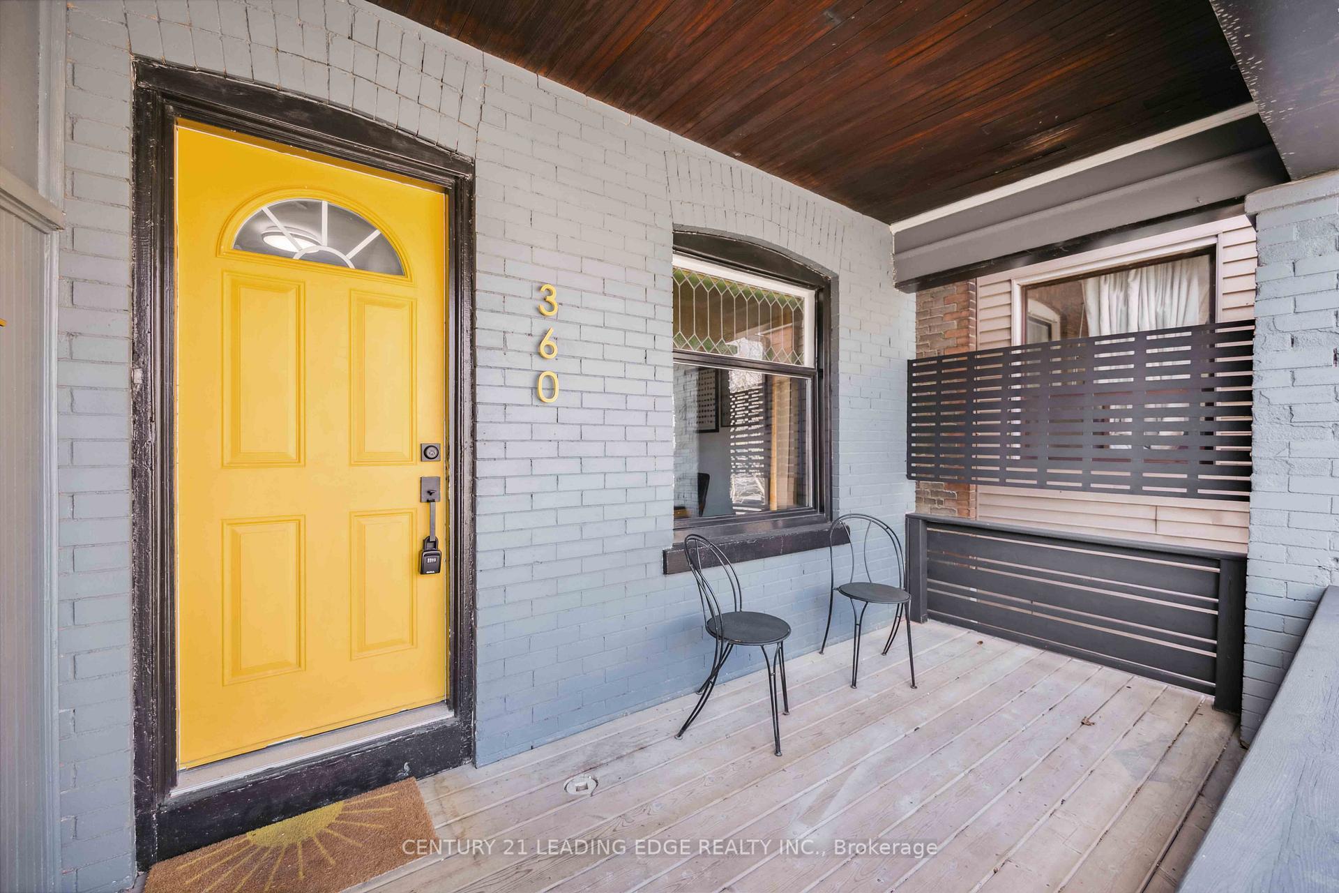 Photo de la propriété:  360 Coxwell Avenue A  ON M4L 3B7 