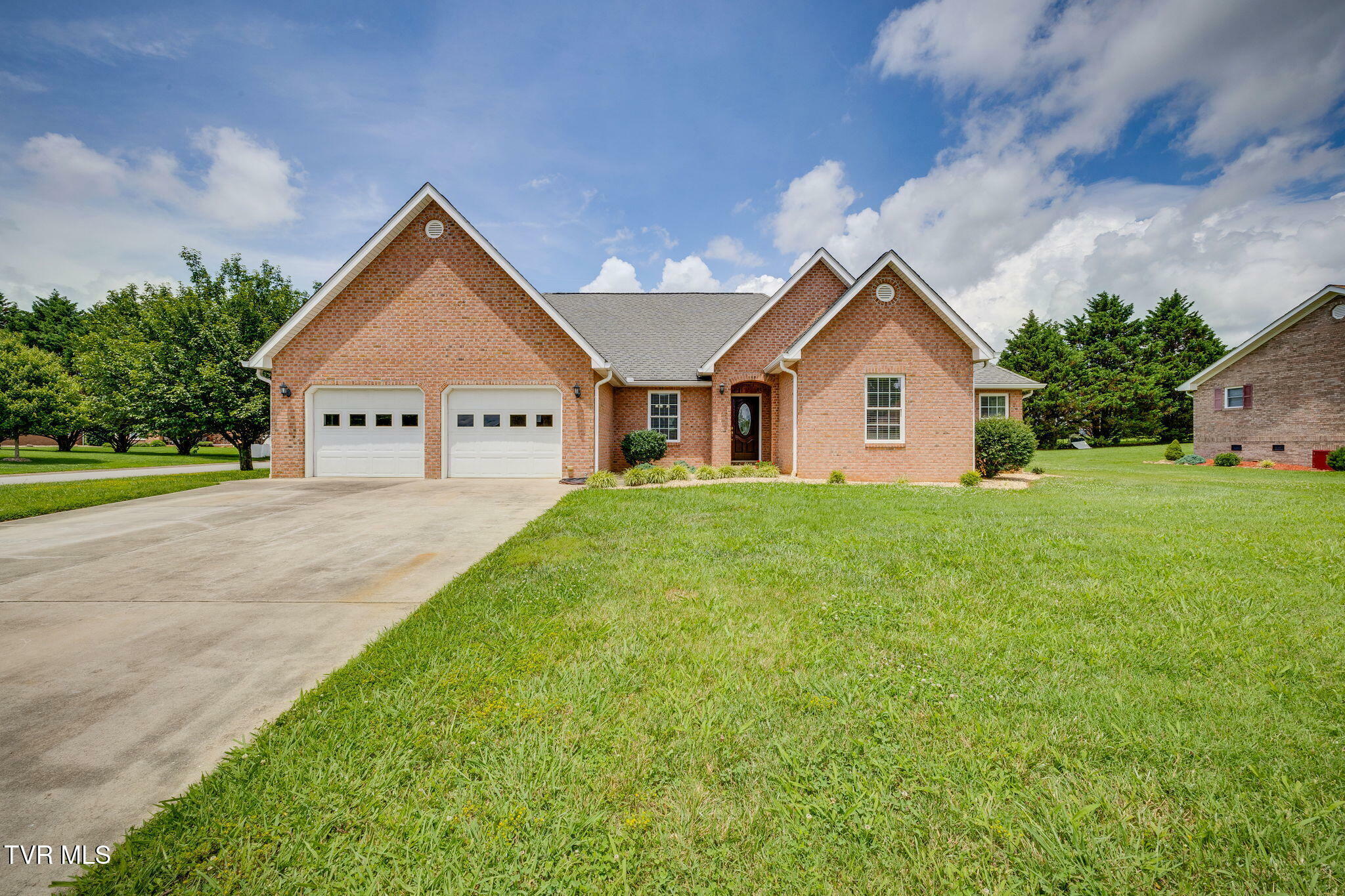 Property Photo: 15 East Dale Court TN 37745
