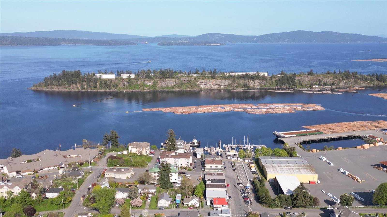 Property Photo:  2951 Oak St 201A  BC V0R 1K0 