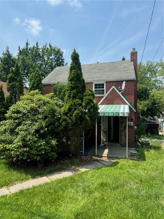 Property Photo: 2205 Chalfant St PA 15221