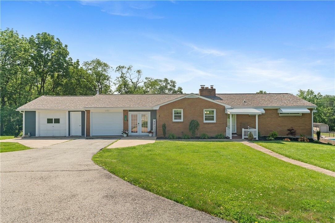 Property Photo: 160 Sonnie Dr PA 15624