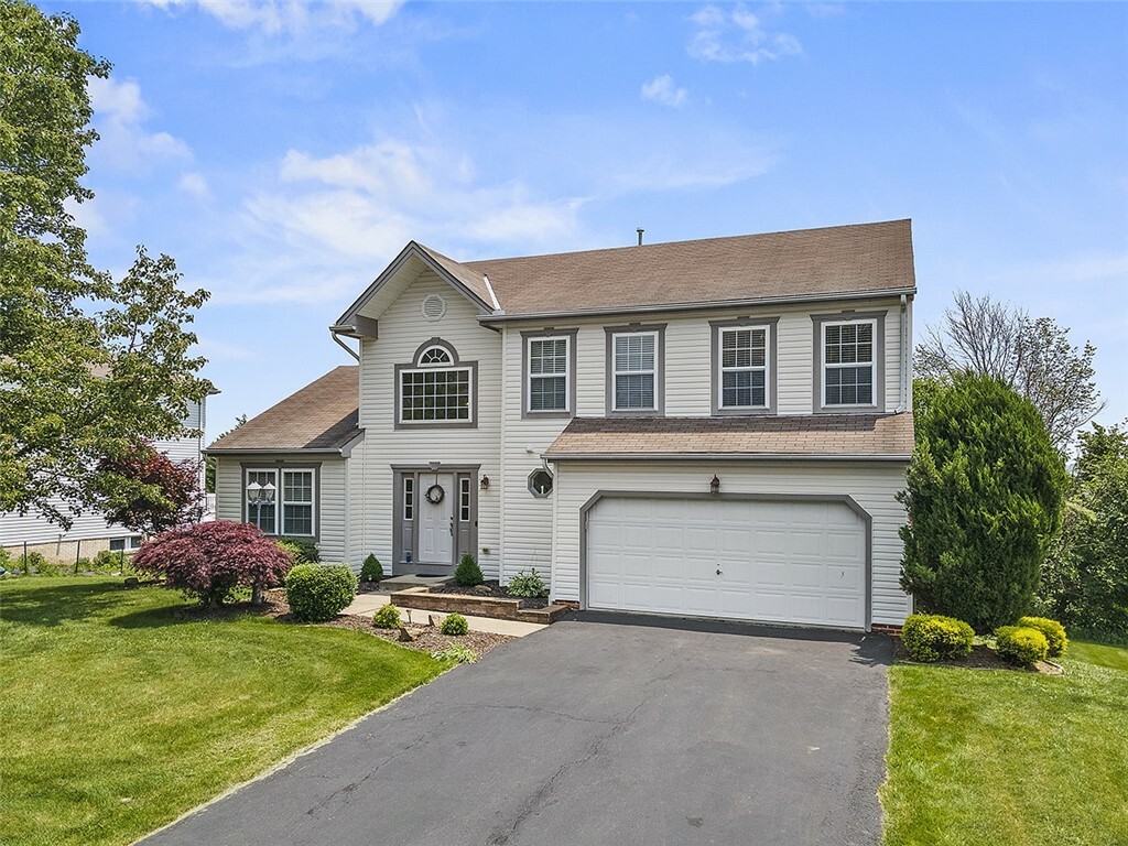 Property Photo:  1615 Lilac Ln  PA 15046 