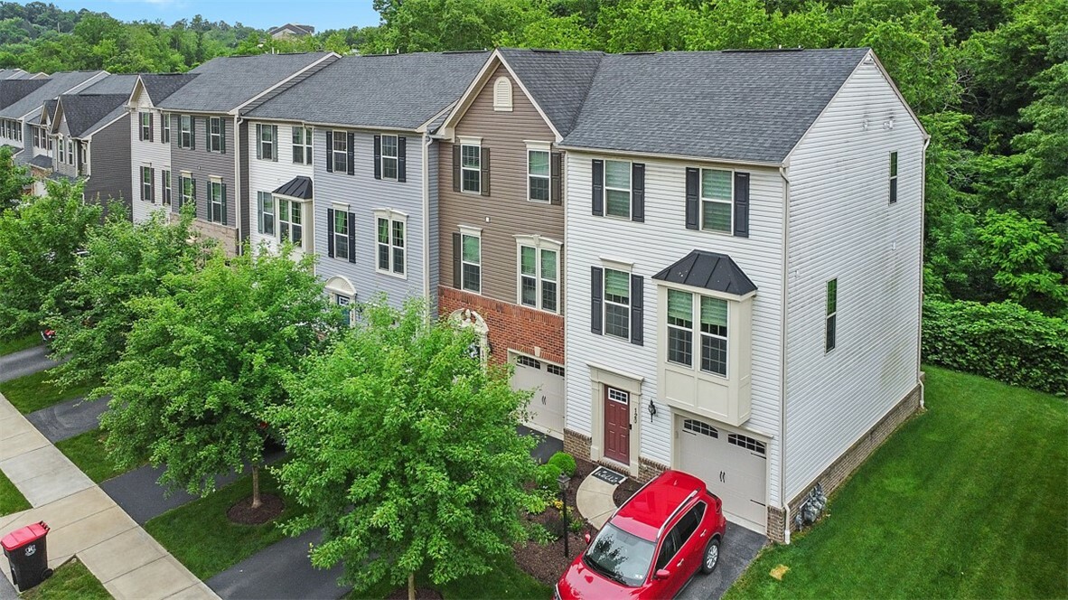 Property Photo:  122 Arbor Trail Dr  PA 15136 