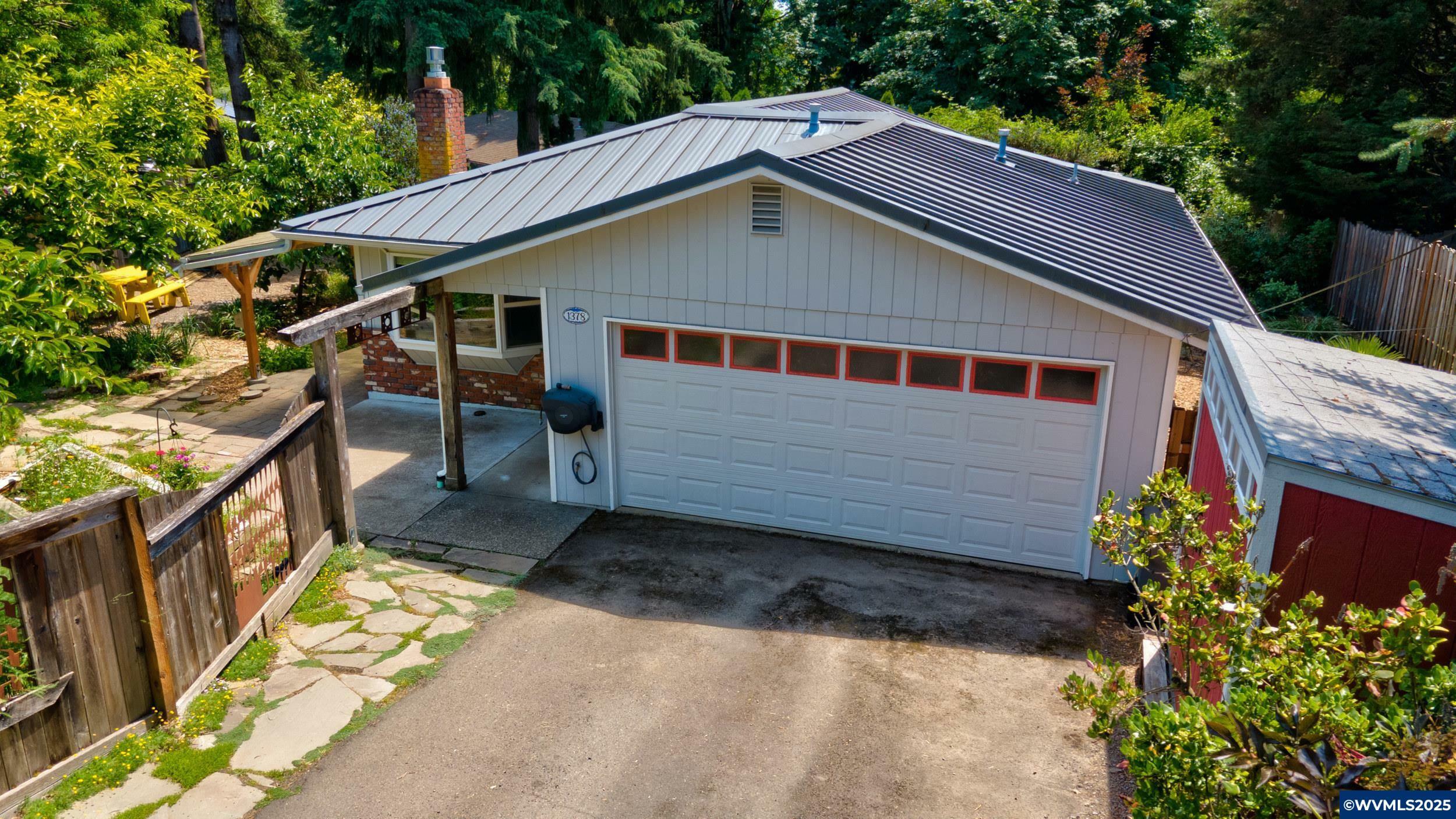 Property Photo: 1378 SW Taylors Ferry Ct OR 97219