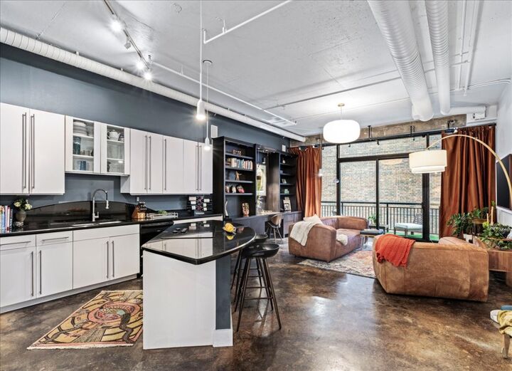 Property Photo: 311 W 5th Street 1008 TX 78701