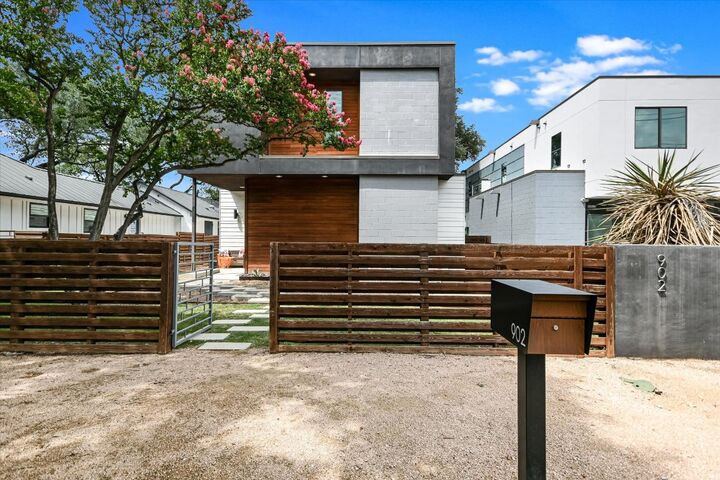 Property Photo: 902 W Live Oak Street TX 78704